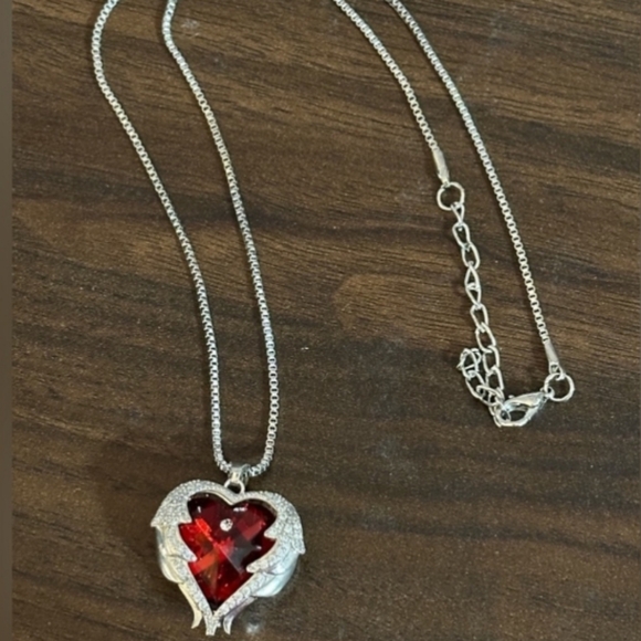 BEAUTIFUL Red Heart Wing Silver Necklace on 18"-20" Chain NEW - Picture 6 of 8